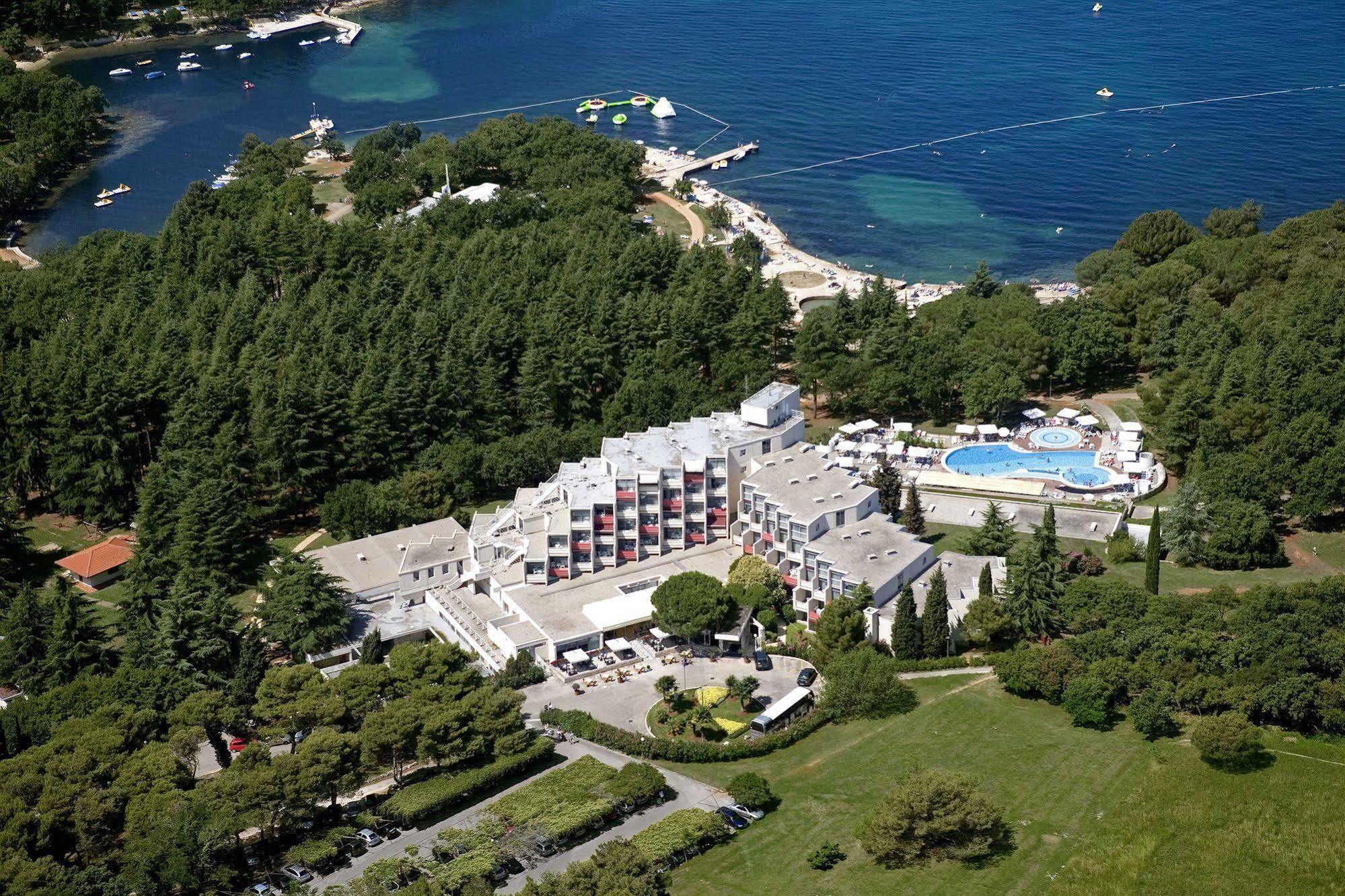 Rubin Sunny Hotel by Valamar Porec Bagian luar foto