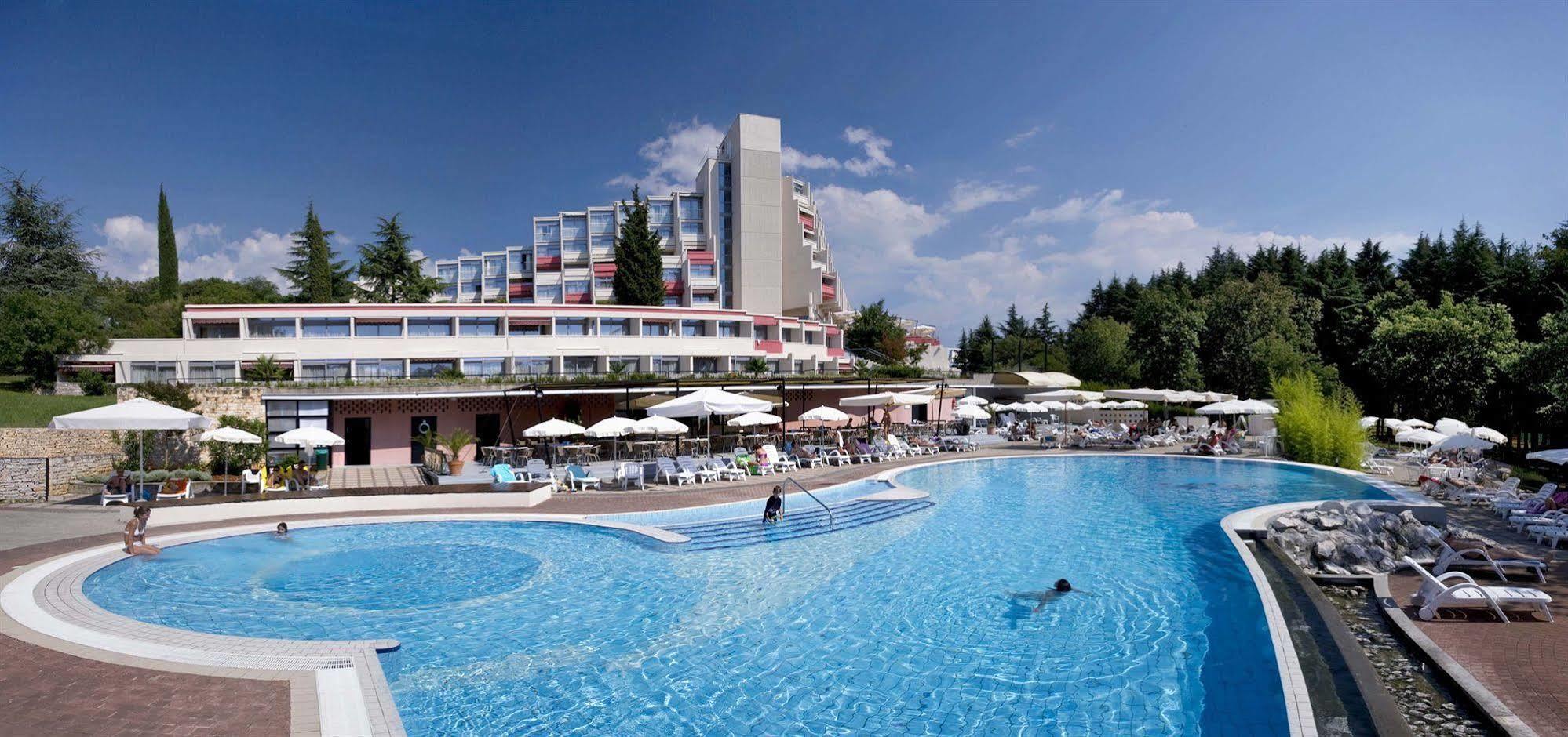 Rubin Sunny Hotel by Valamar Porec Bagian luar foto