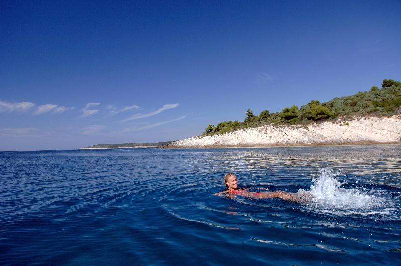 Rubin Sunny Hotel by Valamar Porec Bagian luar foto